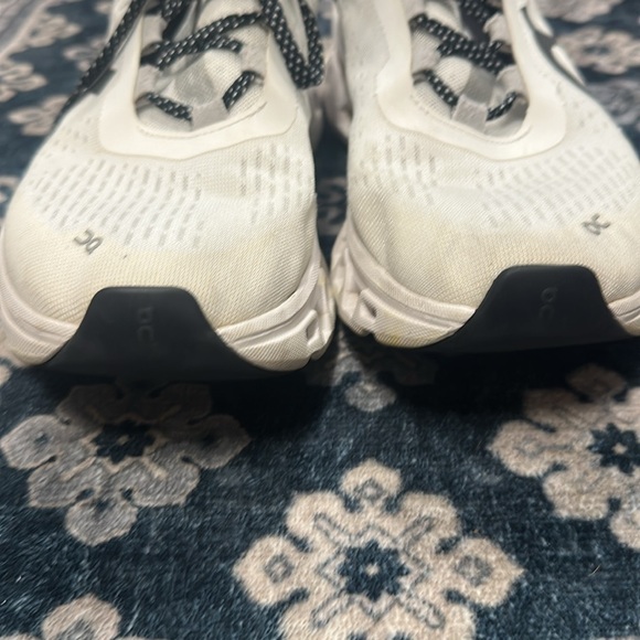 On Cloud Cloudmonster Sneakers - Picture 14 of 15